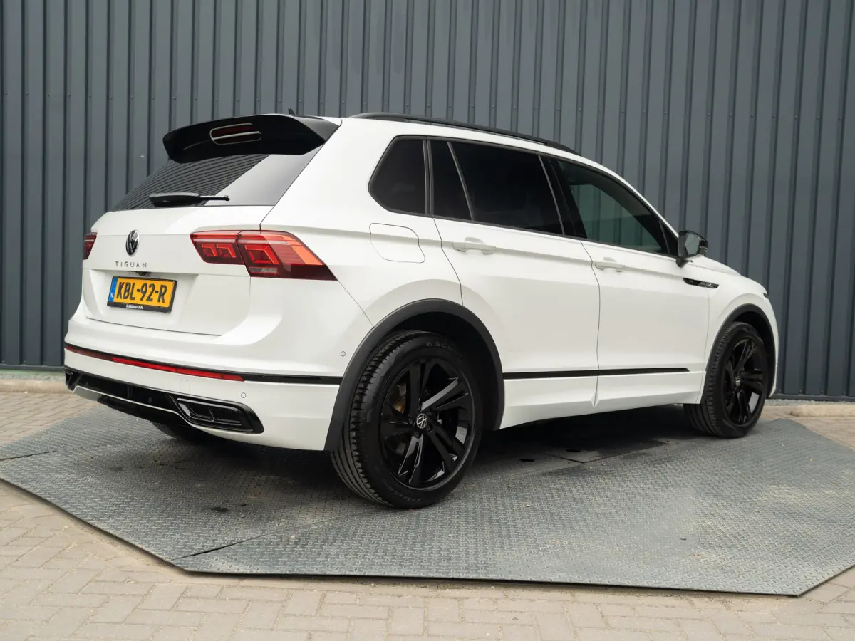 1.5 TSI R-Line Business+ | Trekhaak wegkl. | Head Up | Side Assist | IQ Light | Elk. A-klep | Prijs Rijklaar!!