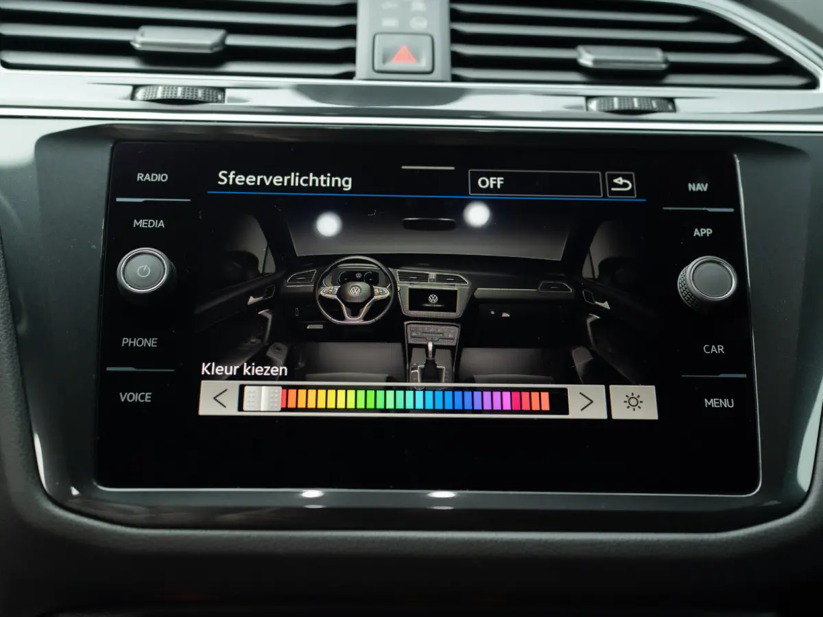 1.5 TSI R-Line Business+ | Trekhaak wegkl. | Head Up | Side Assist | IQ Light | Elk. A-klep | Prijs Rijklaar!!