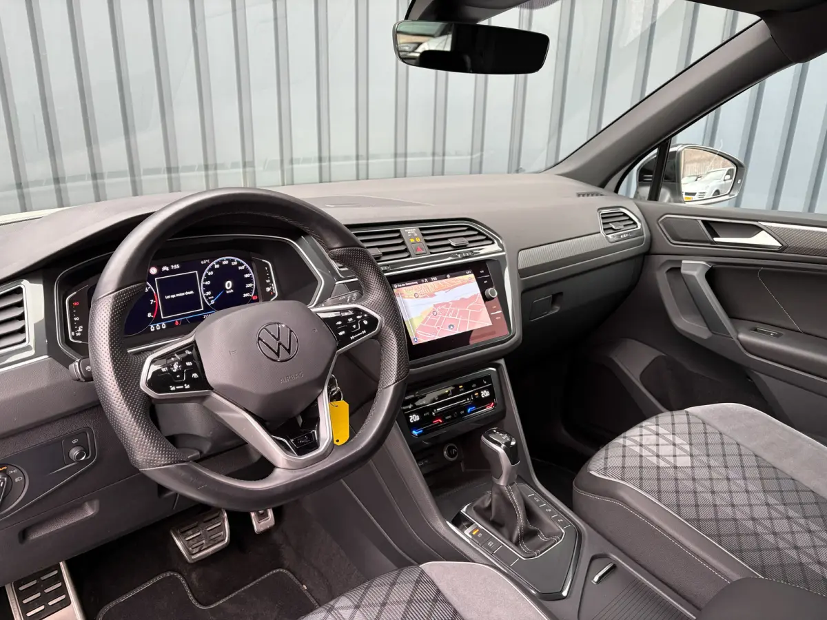 1.5 TSI R-Line Business+ | Trekhaak wegkl. | Head Up | Side Assist | IQ Light | Elk. A-klep | Prijs Rijklaar!!