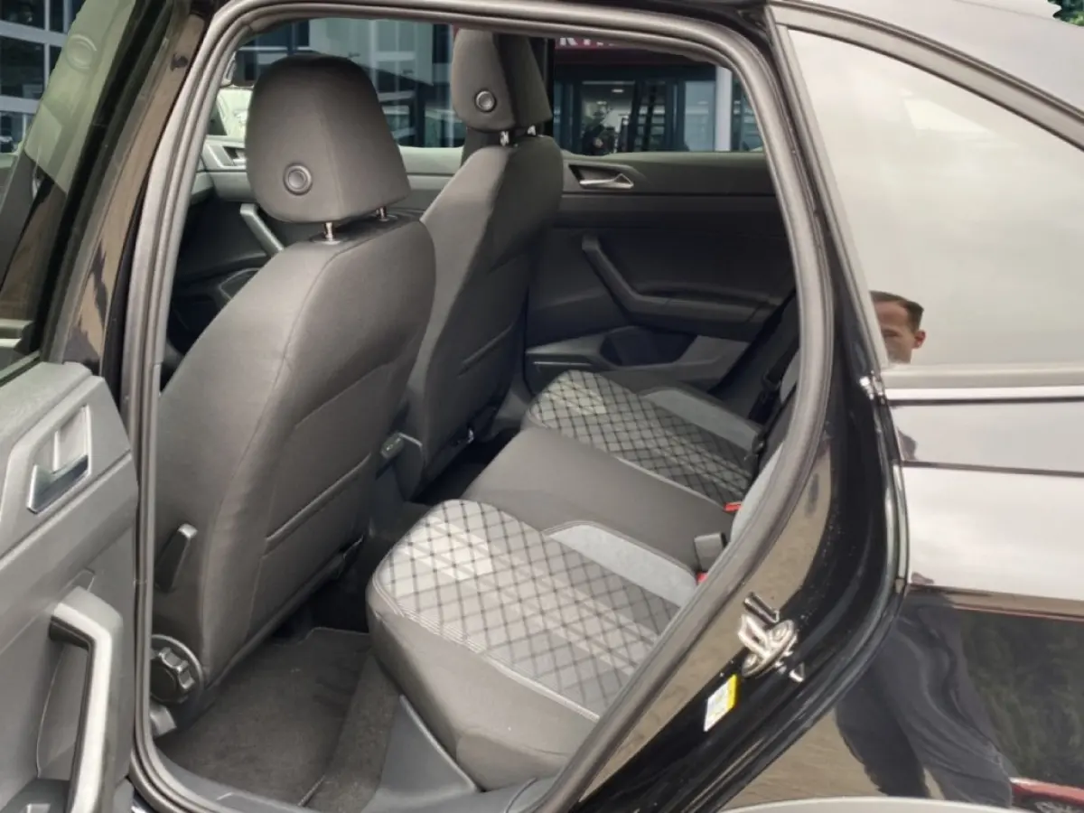 1.0 TSI DSG R-LINE BLACK STYLE PANO-DAK/CAMERA/IQ/STOELVERW/CARPLAY