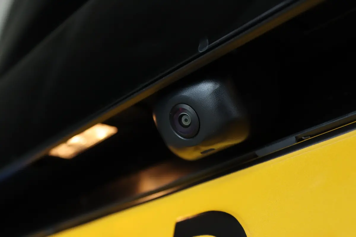 Max 1.2 Hybrid VOORRAAD ACTIE | 8 JAAR GARANTIE | Cruise Control | Camera | Navi | Climate | LMV | LED | Comfortstoelen | Carplay