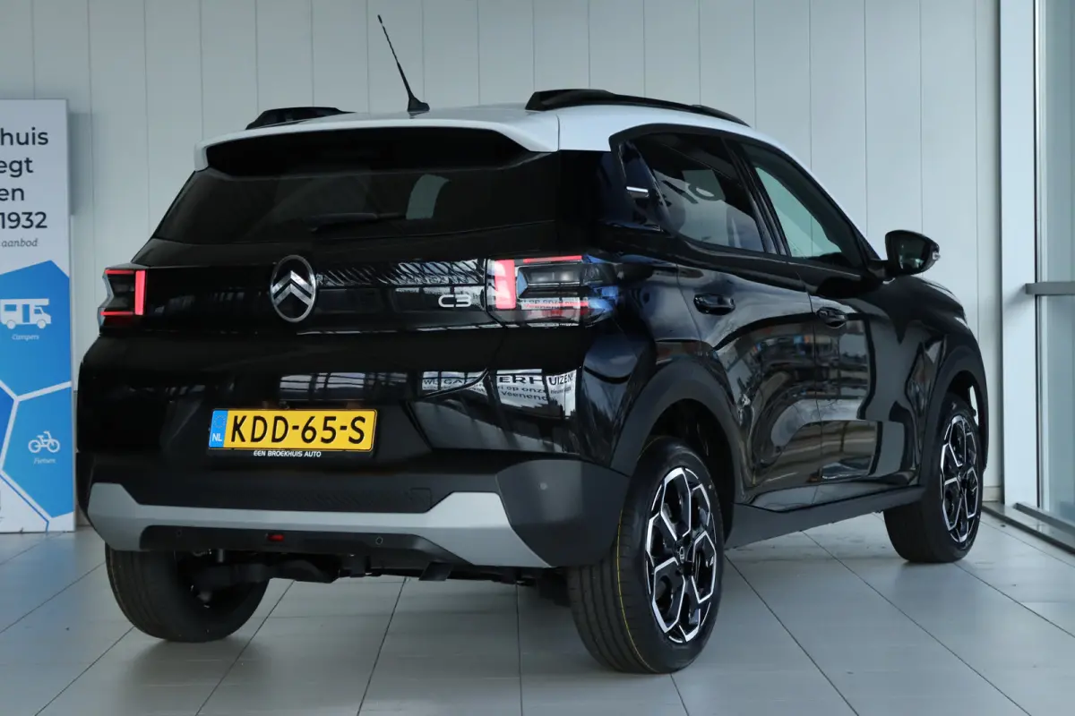 Max 1.2 Hybrid VOORRAAD ACTIE | 8 JAAR GARANTIE | Cruise Control | Camera | Navi | Climate | LMV | LED | Comfortstoelen | Carplay