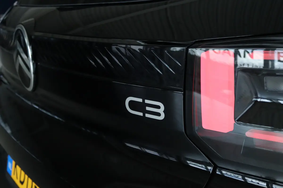 Max 1.2 Hybrid VOORRAAD ACTIE | 8 JAAR GARANTIE | Cruise Control | Camera | Navi | Climate | LMV | LED | Comfortstoelen | Carplay