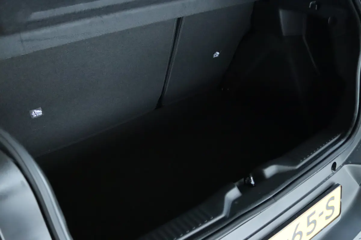 Max 1.2 Hybrid VOORRAAD ACTIE | 8 JAAR GARANTIE | Cruise Control | Camera | Navi | Climate | LMV | LED | Comfortstoelen | Carplay