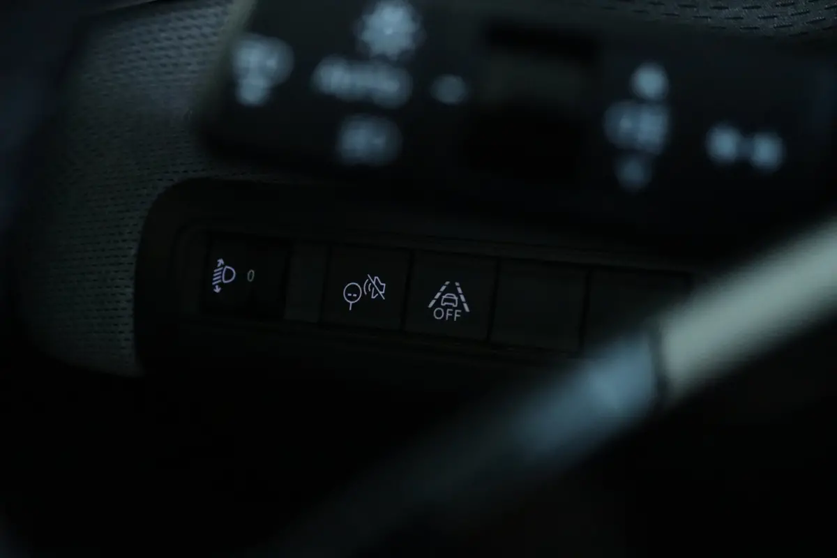 Max 1.2 Hybrid VOORRAAD ACTIE | 8 JAAR GARANTIE | Cruise Control | Camera | Navi | Climate | LMV | LED | Comfortstoelen | Carplay