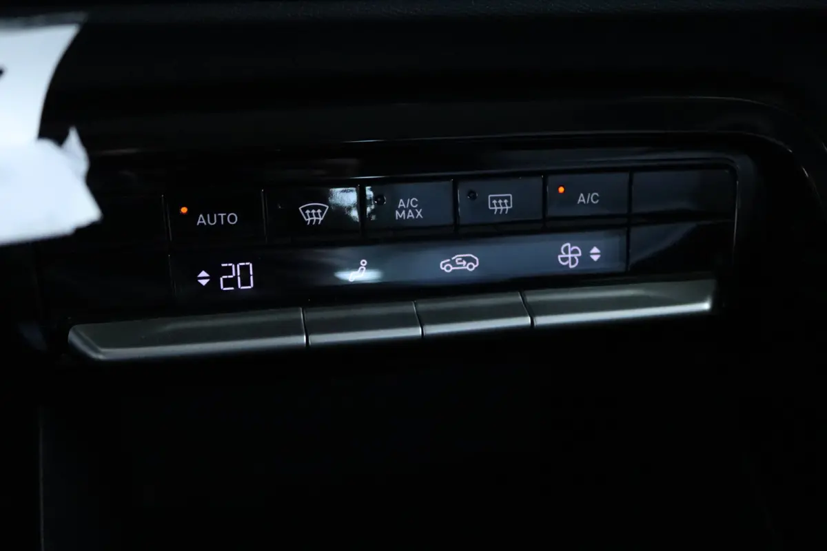 Max 1.2 Hybrid VOORRAAD ACTIE | 8 JAAR GARANTIE | Cruise Control | Camera | Navi | Climate | LMV | LED | Comfortstoelen | Carplay