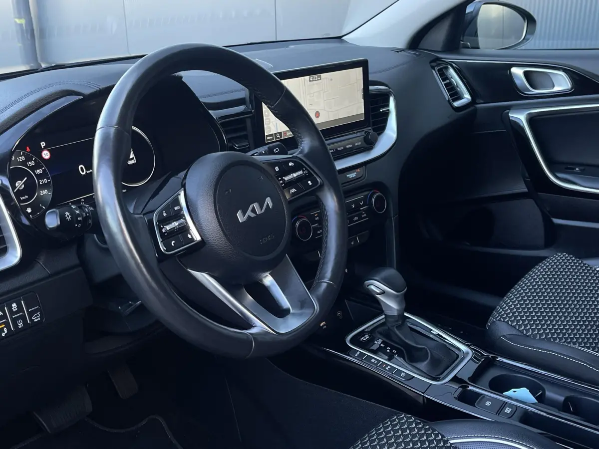 1.5 T-GDi DynamicPlusLine Automaat | Navi | Clima | Camera | Stoel/-Stuurverwarming | Afneembare Trekhaak | Elektr. Achterklep | Adaptieve Cruise | Keyless Entry