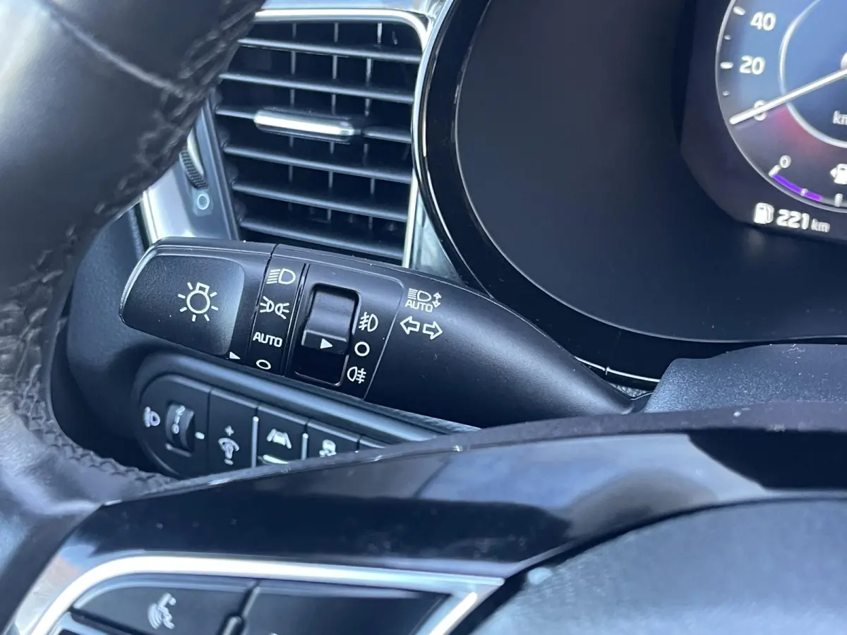 1.5 T-GDi DynamicPlusLine Automaat | Navi | Clima | Camera | Stoel/-Stuurverwarming | Afneembare Trekhaak | Elektr. Achterklep | Adaptieve Cruise | Keyless Entry