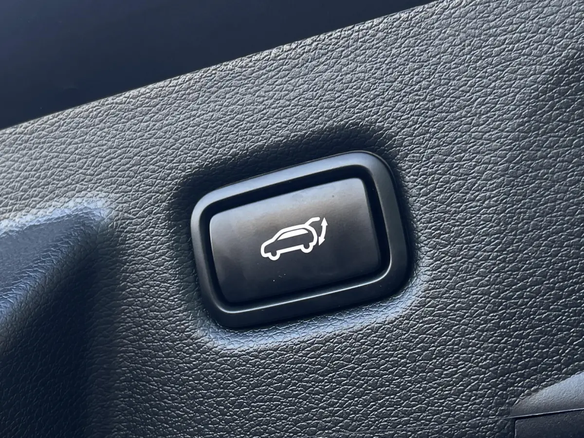 1.5 T-GDi DynamicPlusLine Automaat | Navi | Clima | Camera | Stoel/-Stuurverwarming | Afneembare Trekhaak | Elektr. Achterklep | Adaptieve Cruise | Keyless Entry