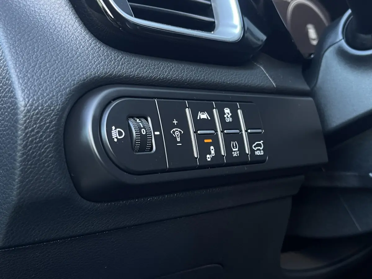 1.5 T-GDi DynamicPlusLine Automaat | Navi | Clima | Camera | Stoel/-Stuurverwarming | Afneembare Trekhaak | Elektr. Achterklep | Adaptieve Cruise | Keyless Entry