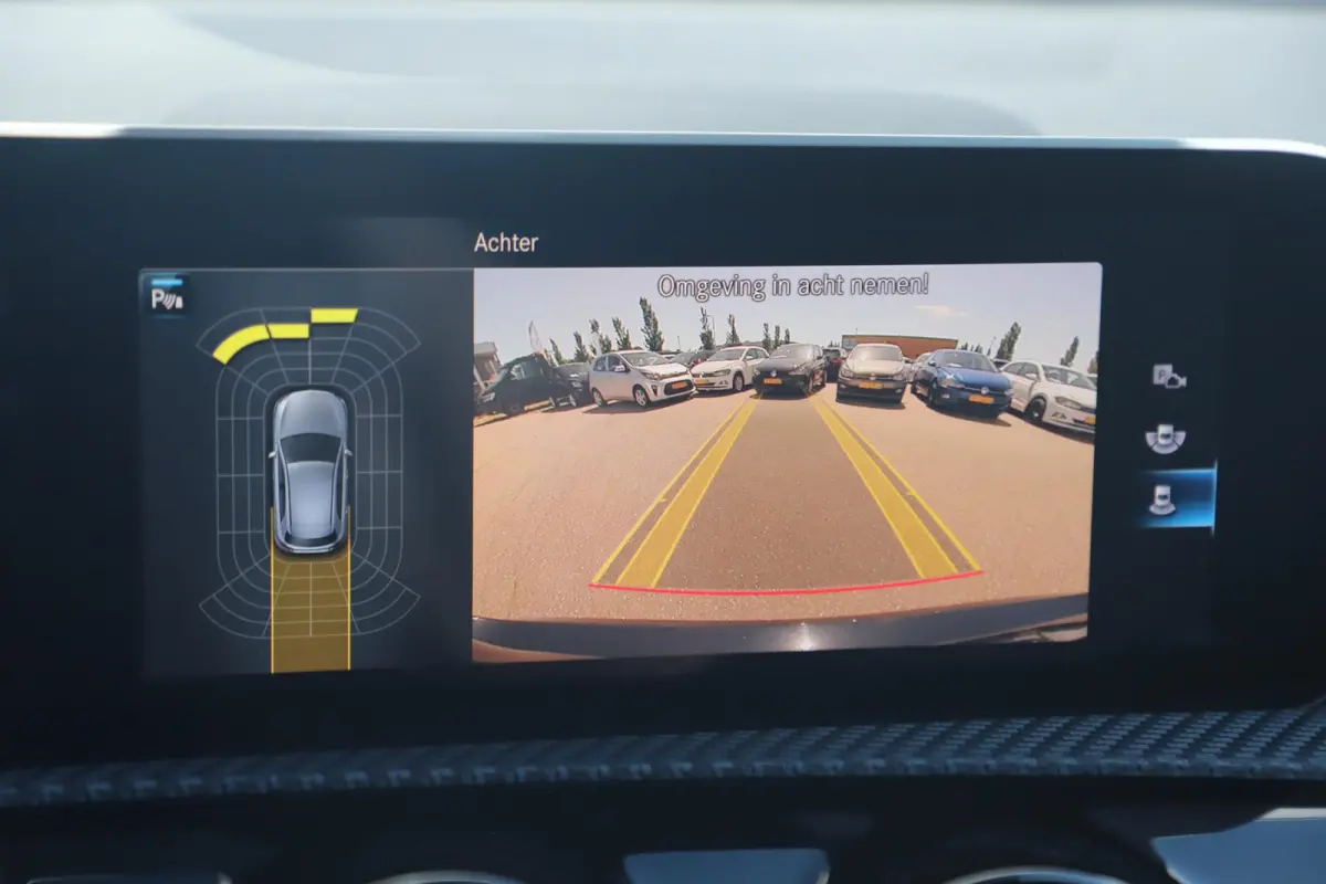 180 d Business Solution Limited Automaat Half Leder Widescreen Navigatie Achteruitrijcamera Full LED Rijstrooksensor