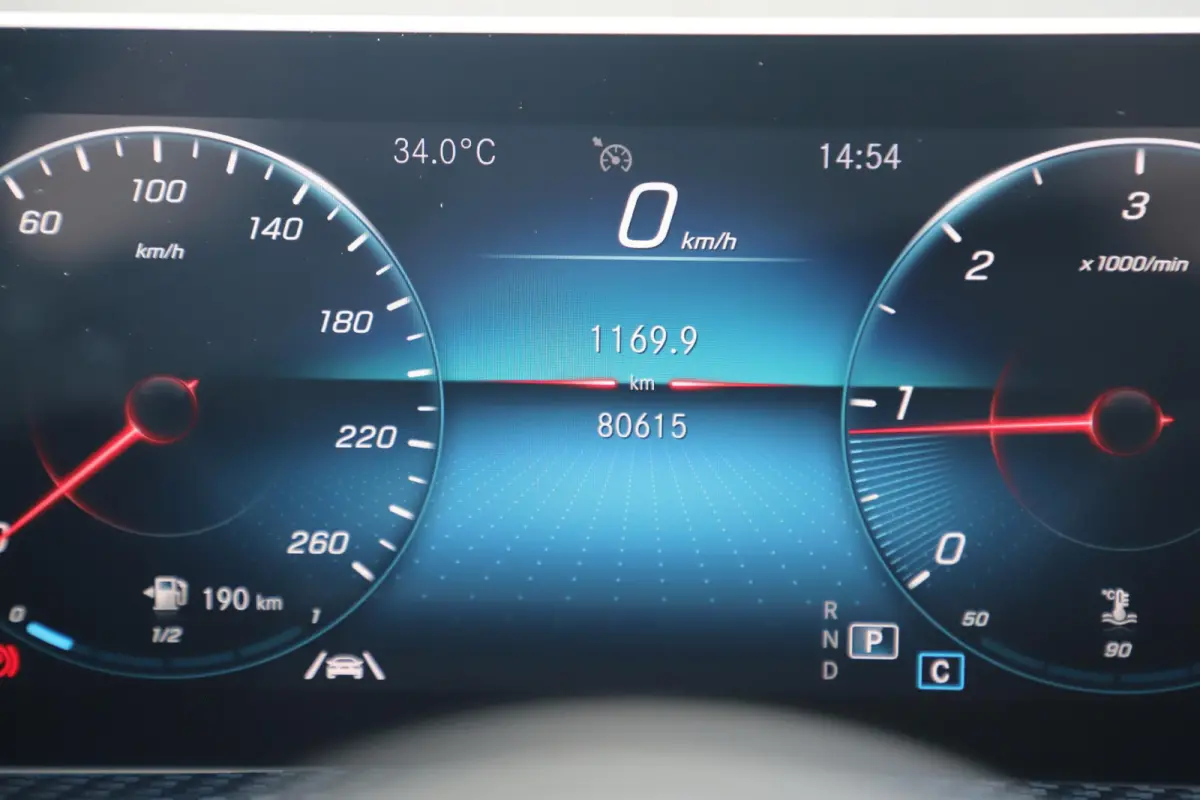 180 d Business Solution Limited Automaat Half Leder Widescreen Navigatie Achteruitrijcamera Full LED Rijstrooksensor