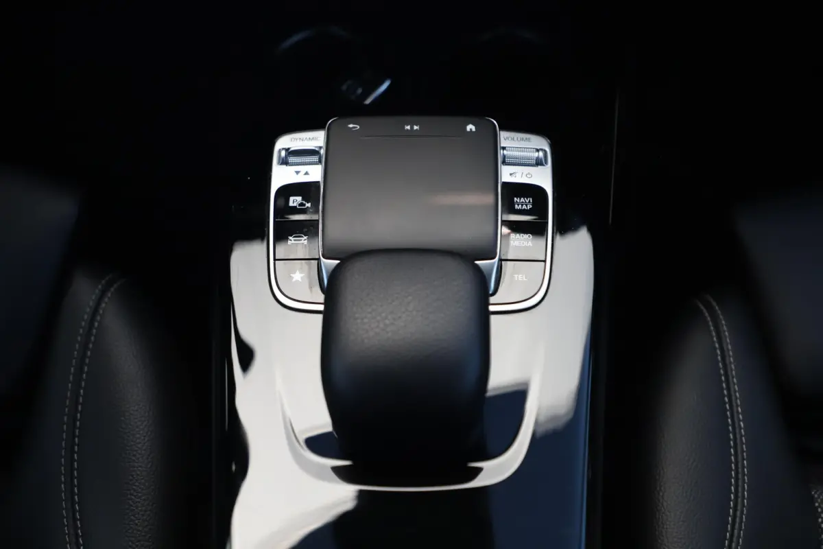 180 d Business Solution Limited Automaat Half Leder Widescreen Navigatie Achteruitrijcamera Full LED Rijstrooksensor