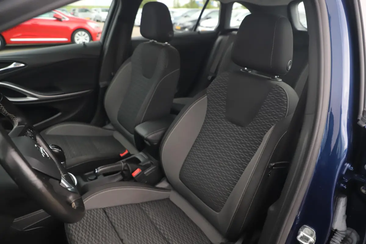 1.2 Edition 110PK Navigatie Comfortstoelen Carplay Android Bluetooth Parkeersensor LED Airco Cruise
