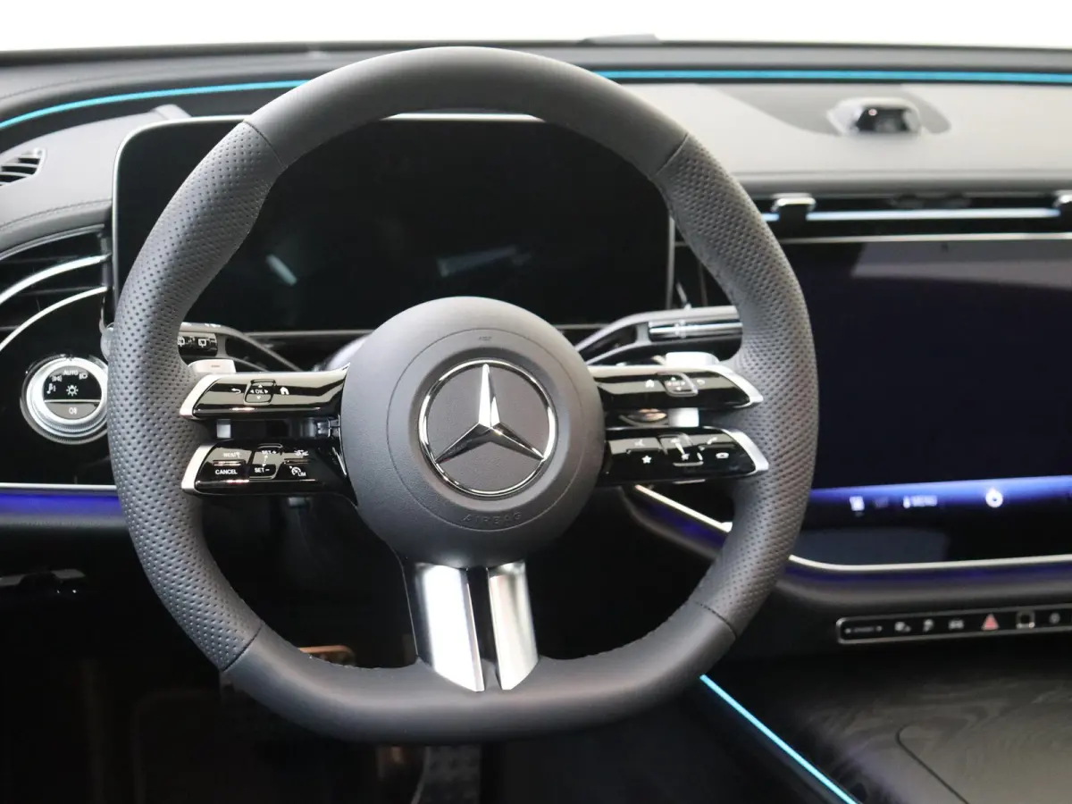300 e Business Solution AMG / Superscreen / Panoramadak / Winterpakket / Rij-Assistentie / Stoelverwarming-Achter /