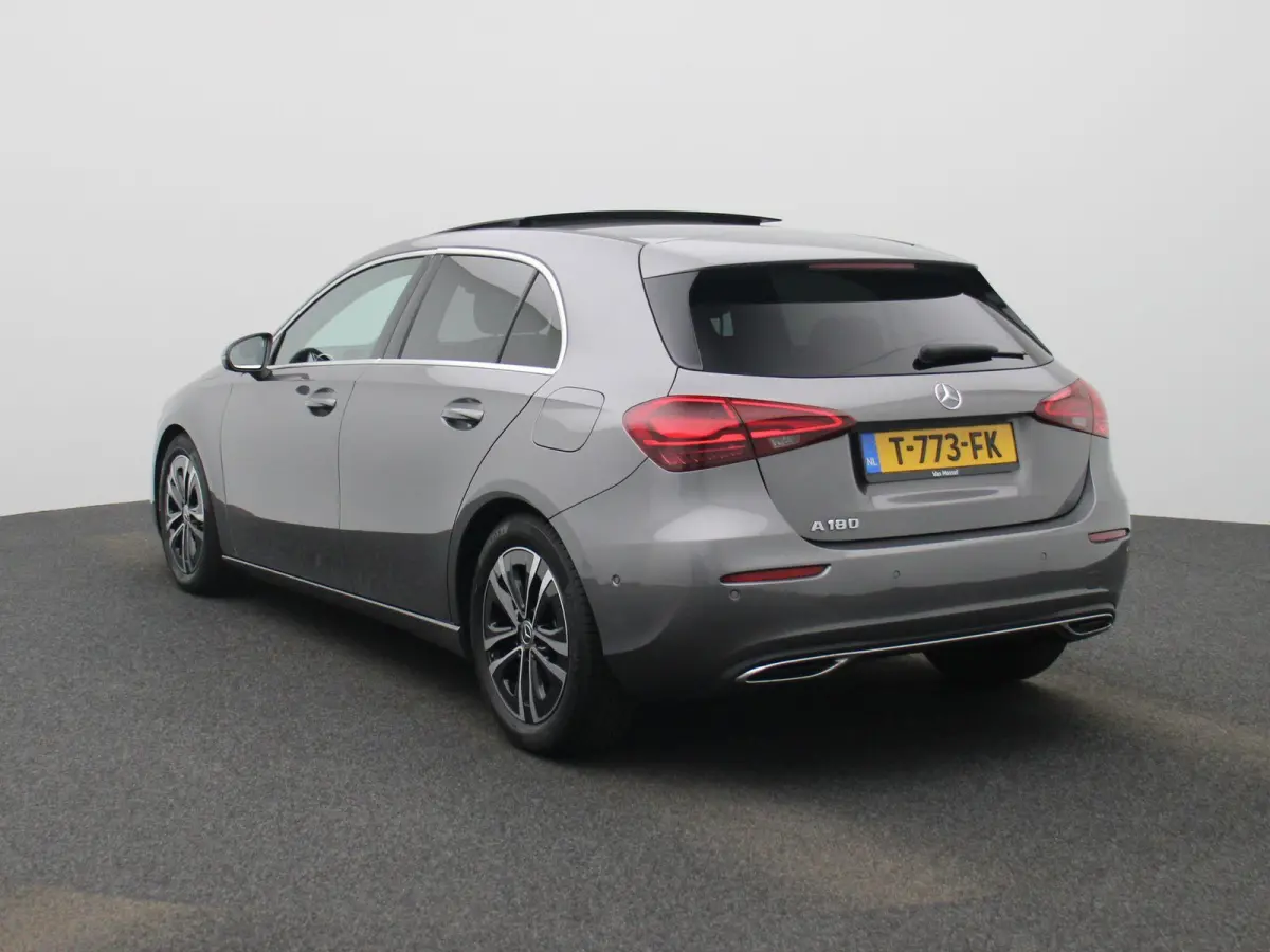 180 Business Line | Automaat | Panoramadak | Apple CarPlay / Android Auto | Leder | DAB | Navigatie | Bluetooth | Camera | Stoel verwarming | Cruise Control | Lichtmetalen Velgen |