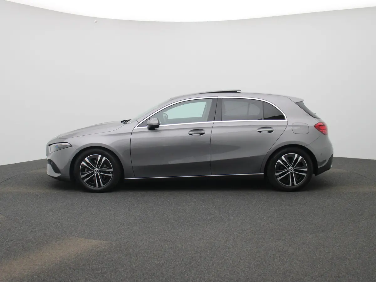 180 Business Line | Automaat | Panoramadak | Apple CarPlay / Android Auto | Leder | DAB | Navigatie | Bluetooth | Camera | Stoel verwarming | Cruise Control | Lichtmetalen Velgen |