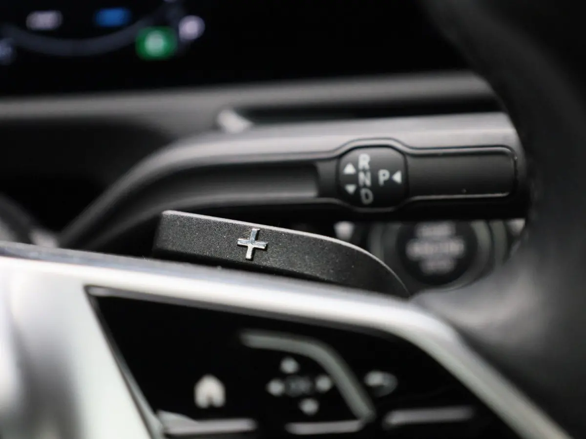 180 Business Line | Automaat | Panoramadak | Apple CarPlay / Android Auto | Leder | DAB | Navigatie | Bluetooth | Camera | Stoel verwarming | Cruise Control | Lichtmetalen Velgen |