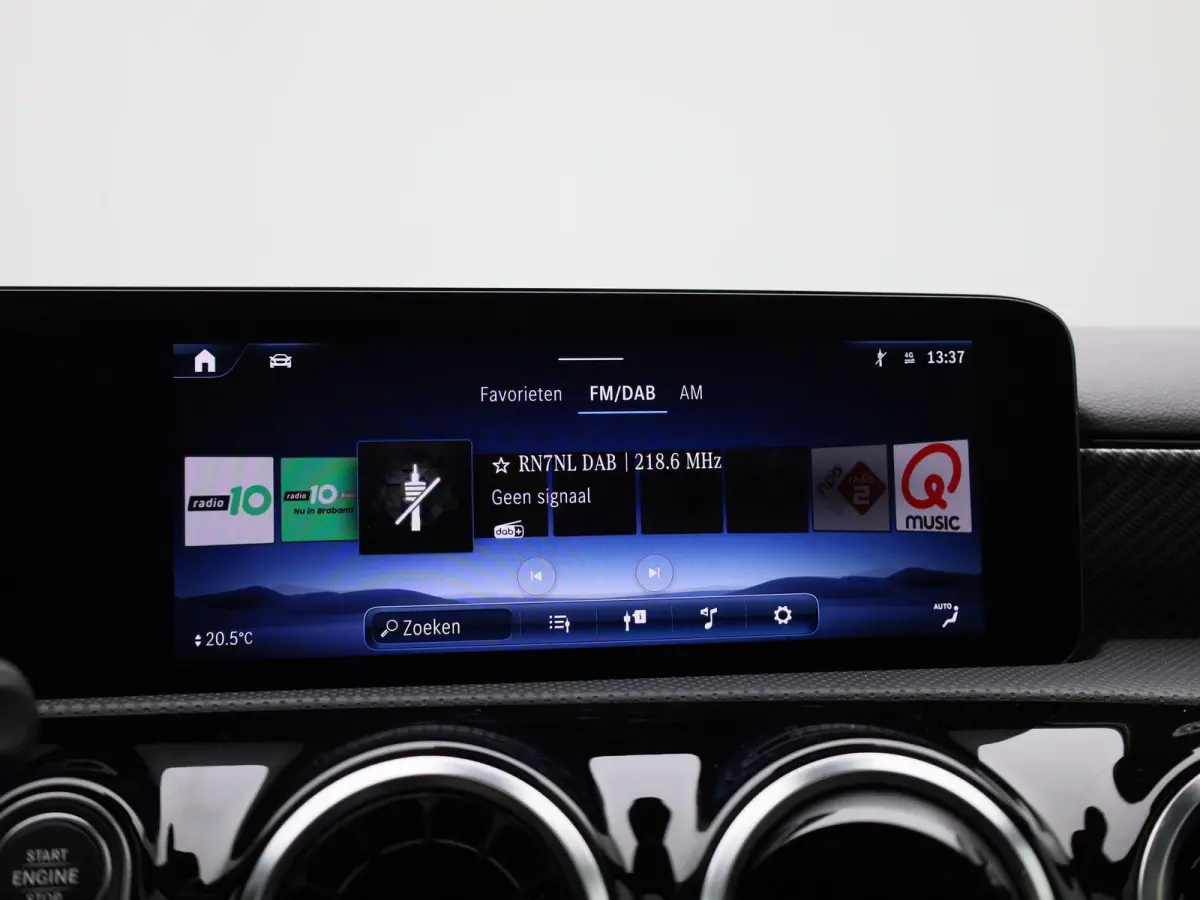 180 Business Line | Automaat | Panoramadak | Apple CarPlay / Android Auto | Leder | DAB | Navigatie | Bluetooth | Camera | Stoel verwarming | Cruise Control | Lichtmetalen Velgen |