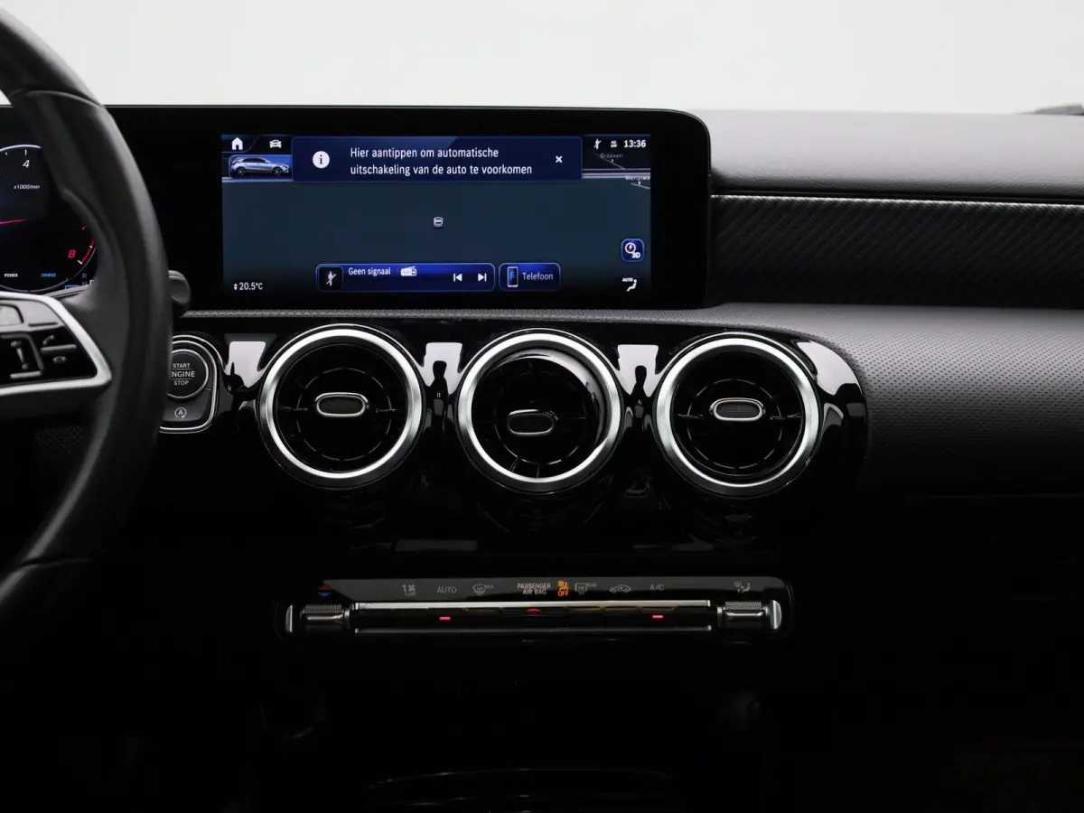 180 Business Line | Automaat | Panoramadak | Apple CarPlay / Android Auto | Leder | DAB | Navigatie | Bluetooth | Camera | Stoel verwarming | Cruise Control | Lichtmetalen Velgen |