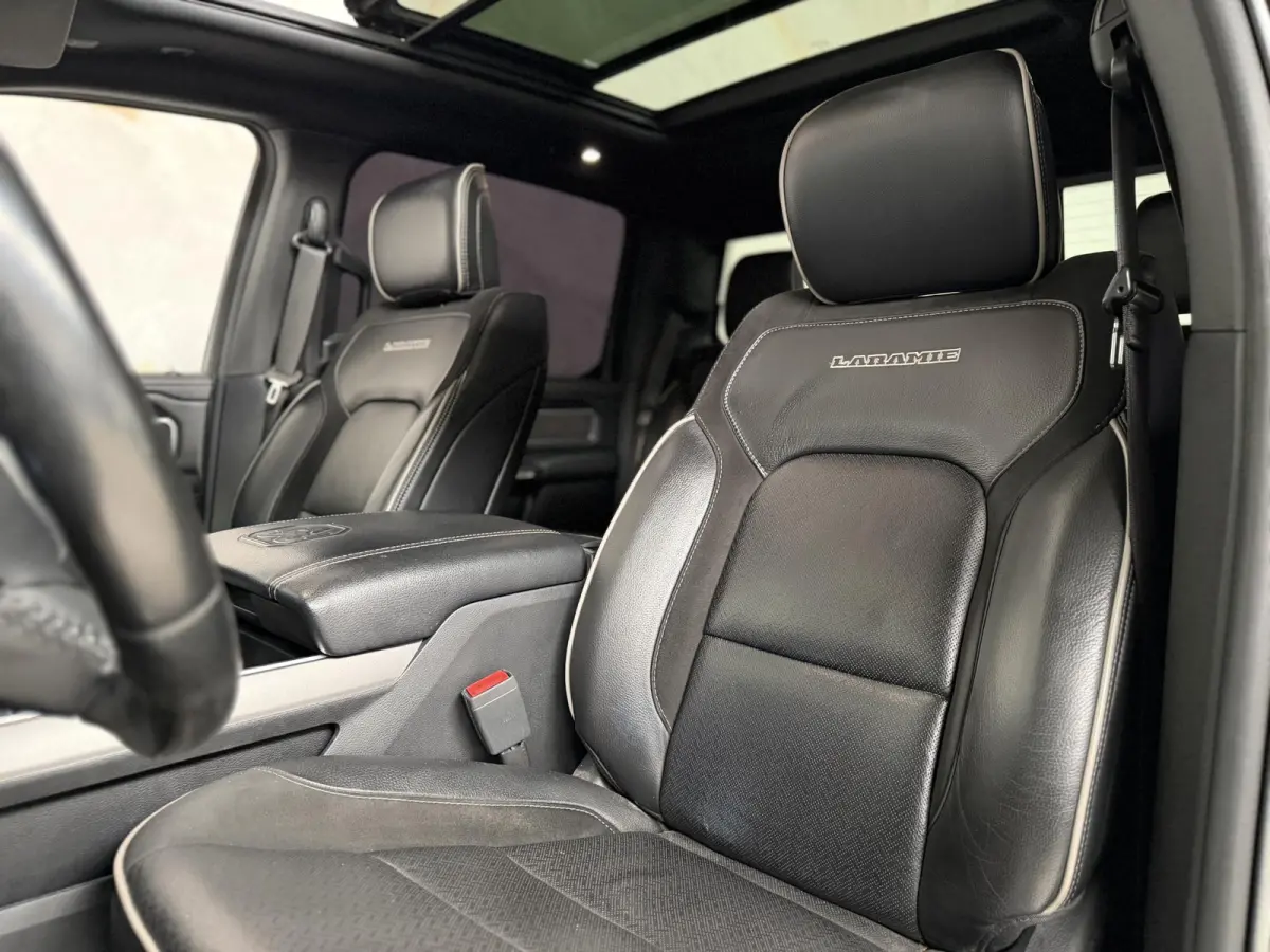 1500 5.7 V8 4x4 Crew Cab Laramie G3 LPG