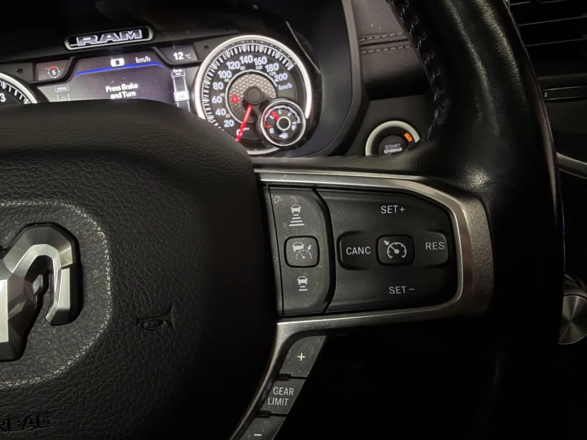 1500 5.7 V8 4x4 Crew Cab Laramie G3 LPG