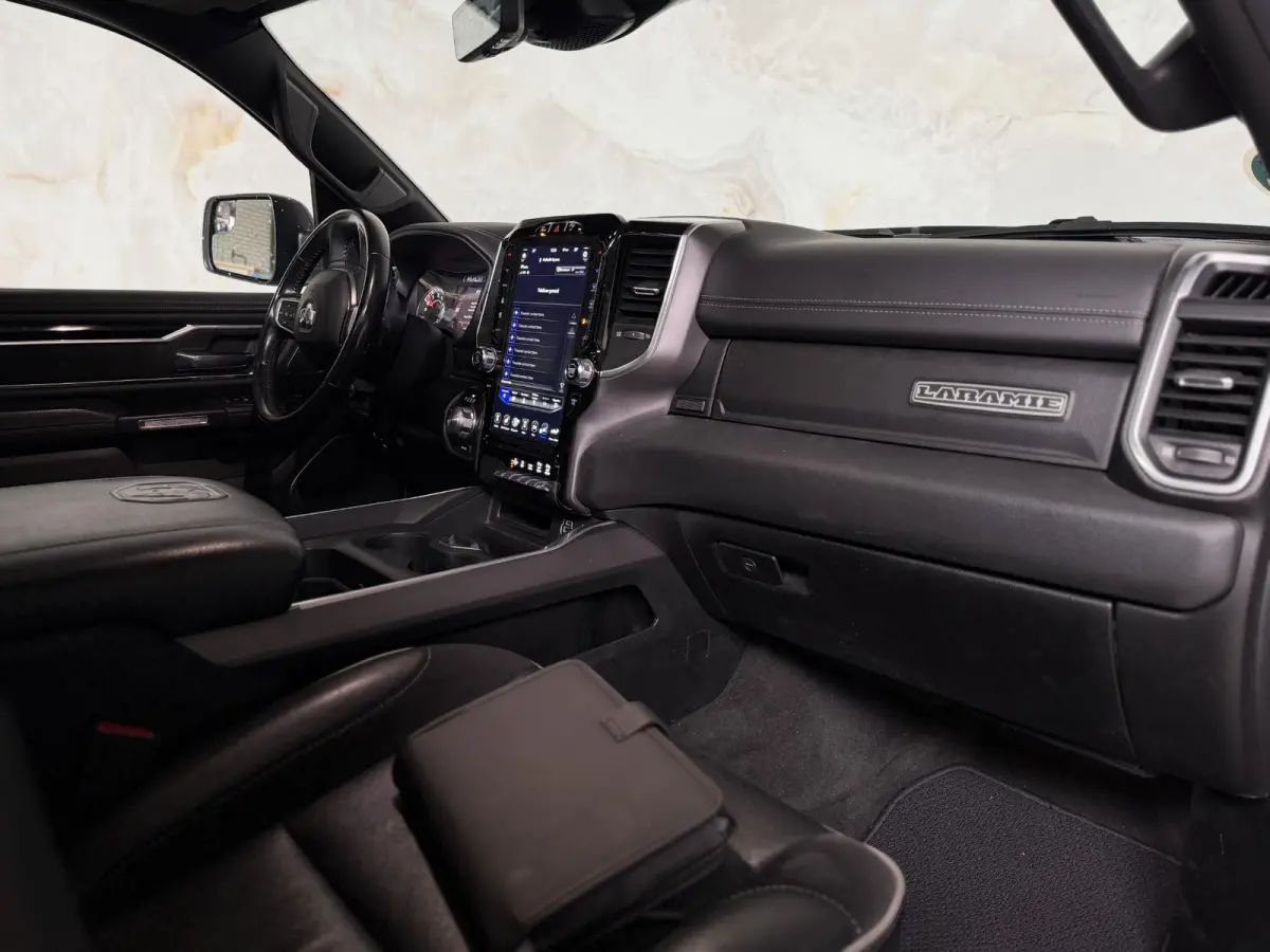 1500 5.7 V8 4x4 Crew Cab Laramie G3 LPG