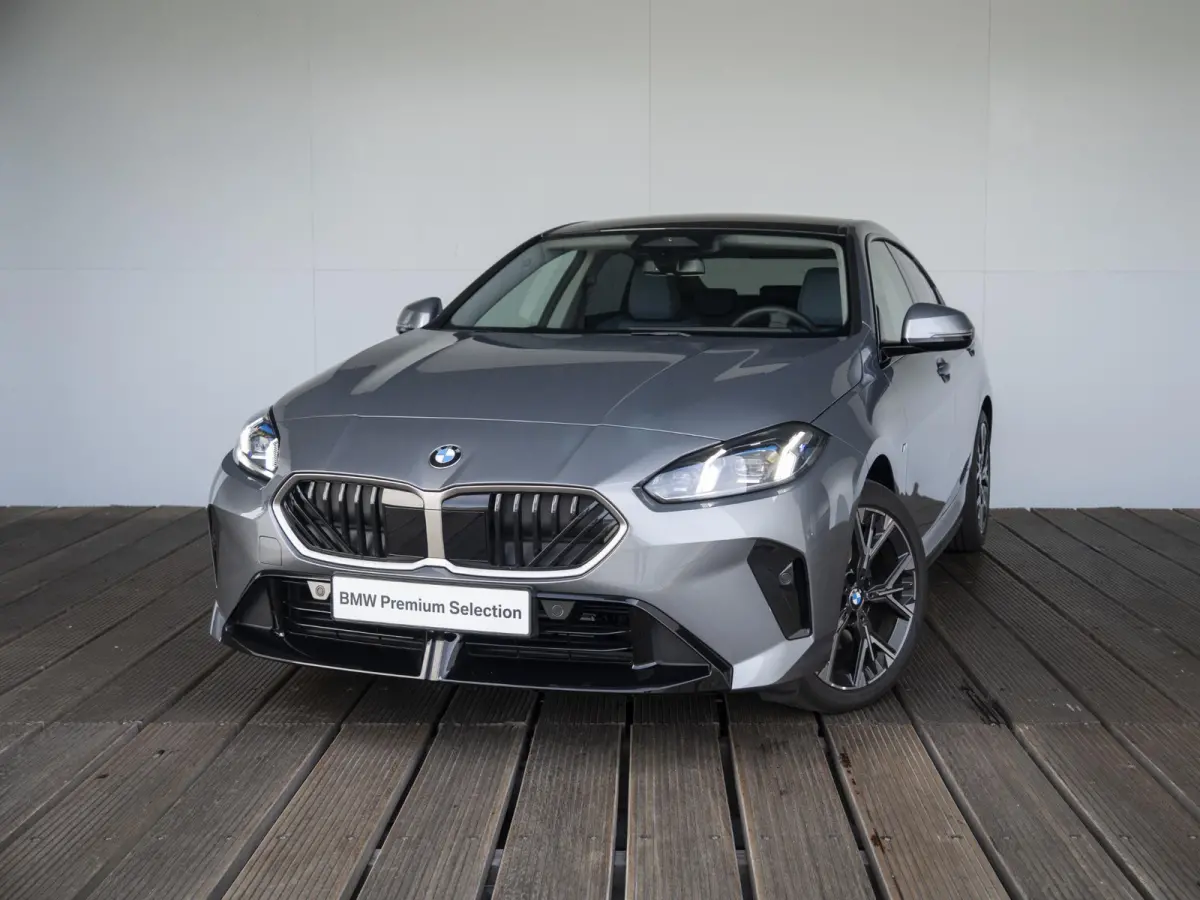 220 | M-Sportpakket  | Premium Pack | Verwarmd Stuurwiel | Comfort Access | Harman-Kardon | 18''