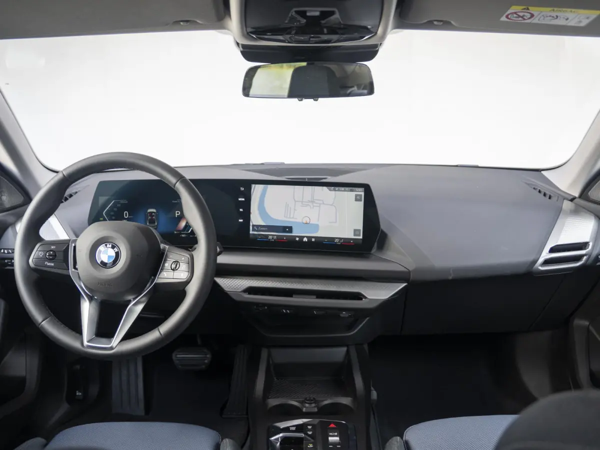 220 | M-Sportpakket  | Premium Pack | Verwarmd Stuurwiel | Comfort Access | Harman-Kardon | 18''