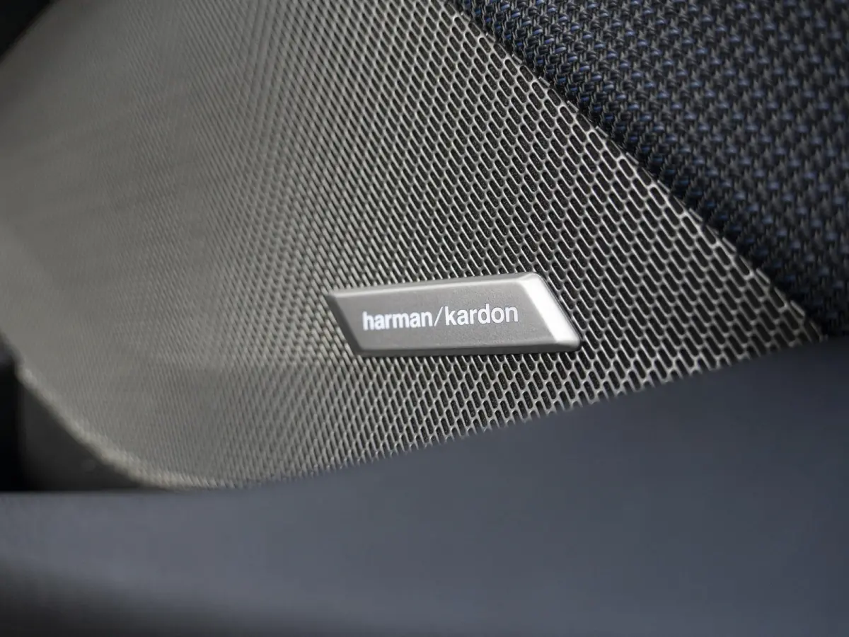 220 | M-Sportpakket  | Premium Pack | Verwarmd Stuurwiel | Comfort Access | Harman-Kardon | 18''