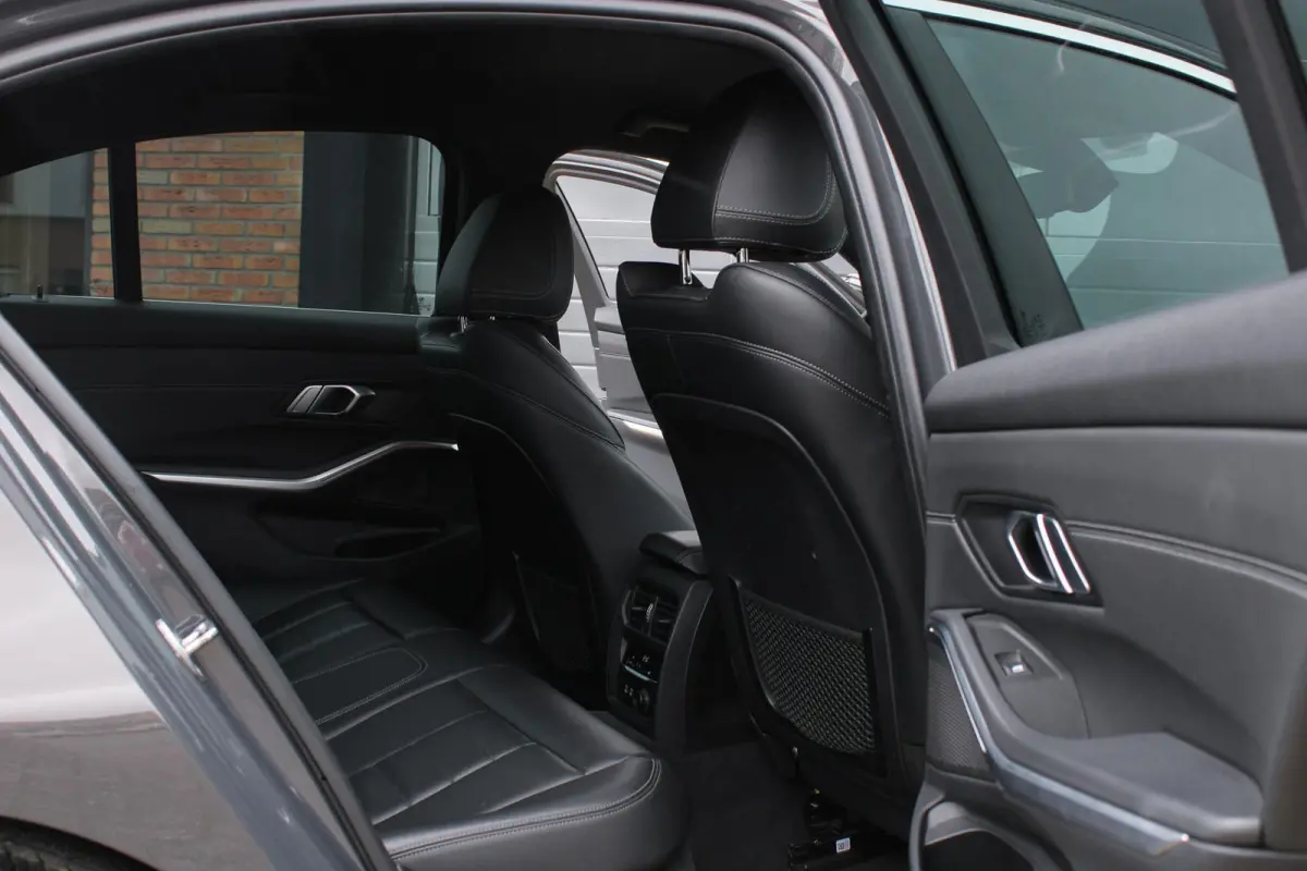 330i High Executive Edition M-sport / Dravit Grau / Head-up / 19'' Breyton / Elek. Trekhaak