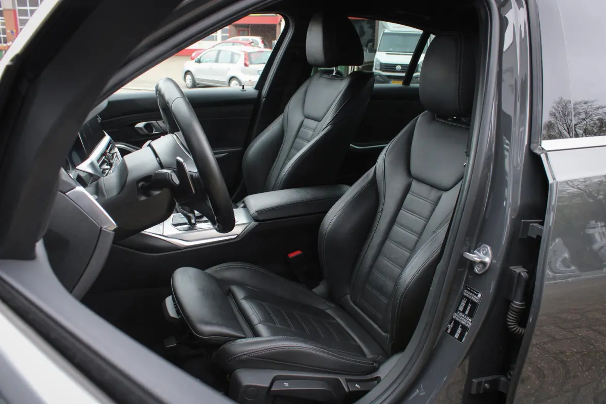 330i High Executive Edition M-sport / Dravit Grau / Head-up / 19'' Breyton / Elek. Trekhaak