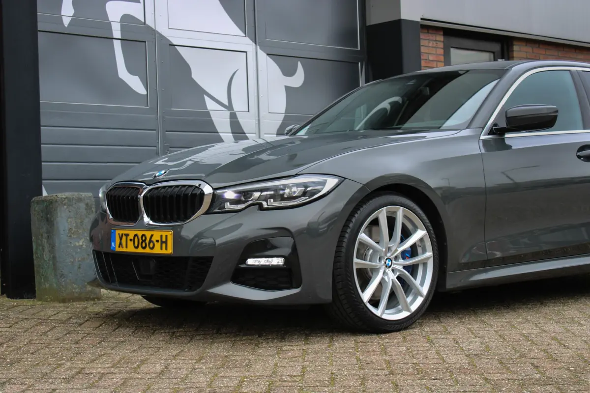 330i High Executive Edition M-sport / Dravit Grau / Head-up / 19'' Breyton / Elek. Trekhaak