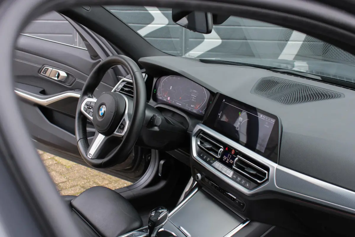 330i High Executive Edition M-sport / Dravit Grau / Head-up / 19'' Breyton / Elek. Trekhaak