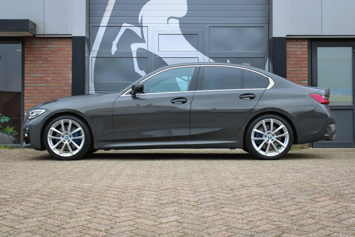 330i High Executive Edition M-sport / Dravit Grau / Head-up / 19'' Breyton / Elek. Trekhaak