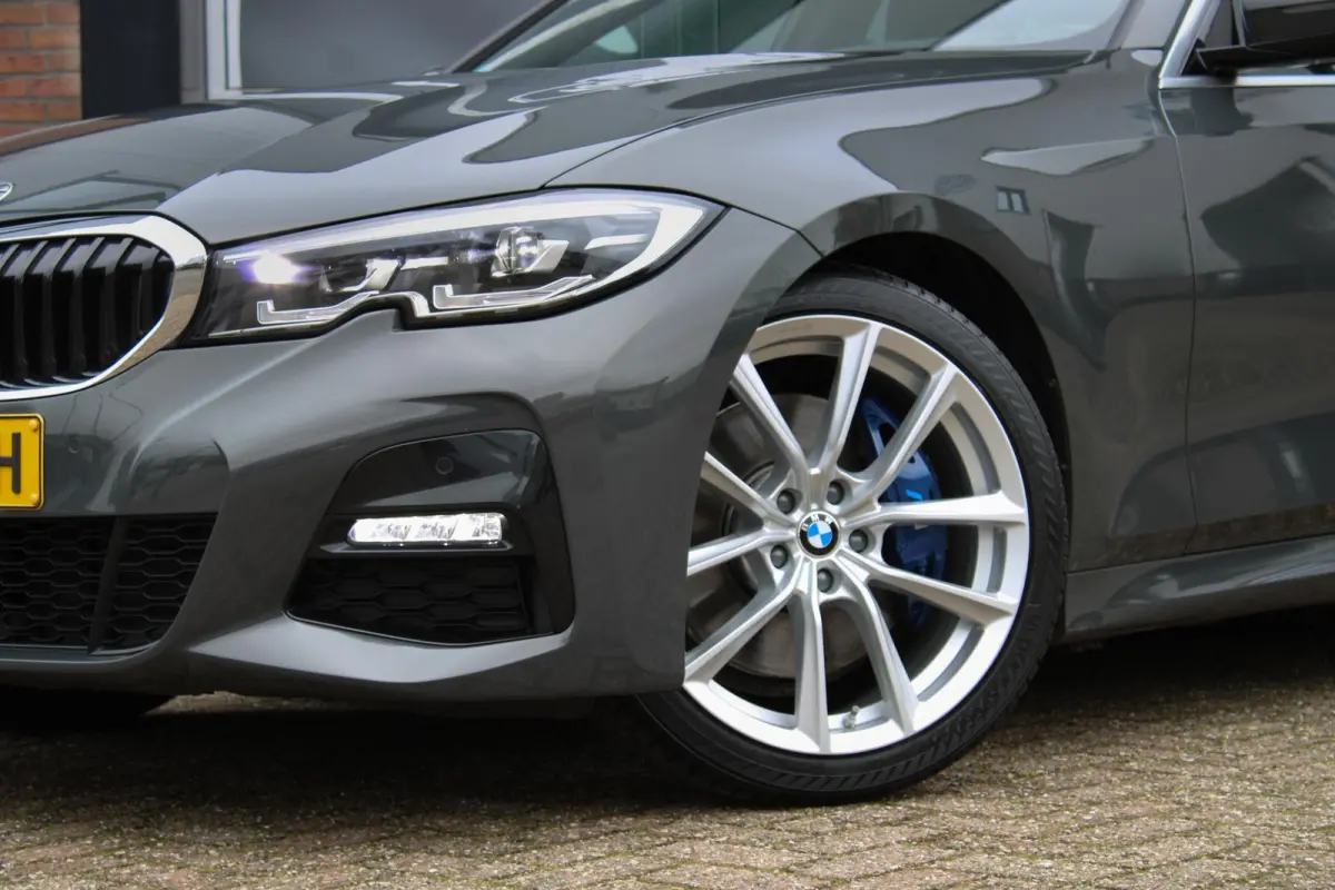 330i High Executive Edition M-sport / Dravit Grau / Head-up / 19'' Breyton / Elek. Trekhaak