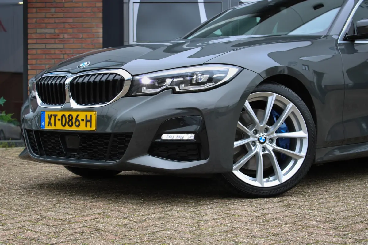 330i High Executive Edition M-sport / Dravit Grau / Head-up / 19'' Breyton / Elek. Trekhaak
