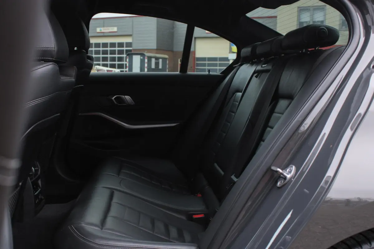 330i High Executive Edition M-sport / Dravit Grau / Head-up / 19'' Breyton / Elek. Trekhaak