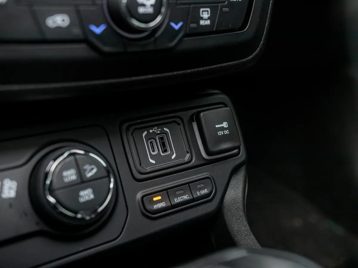 4xe 240 Plug-in Hybrid Electric The North Star | Teck Pack | Winter Pack | Navi