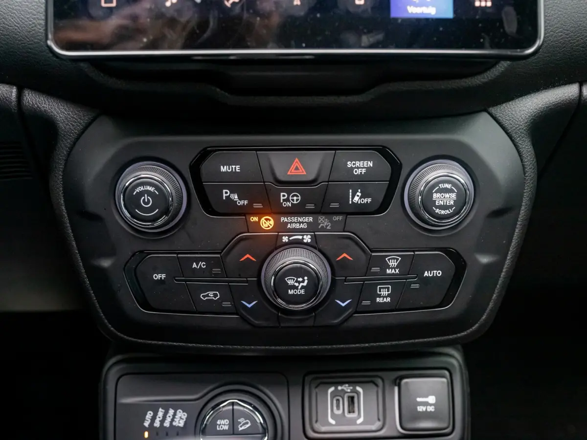4xe 240 Plug-in Hybrid Electric The North Star | Teck Pack | Winter Pack | Navi