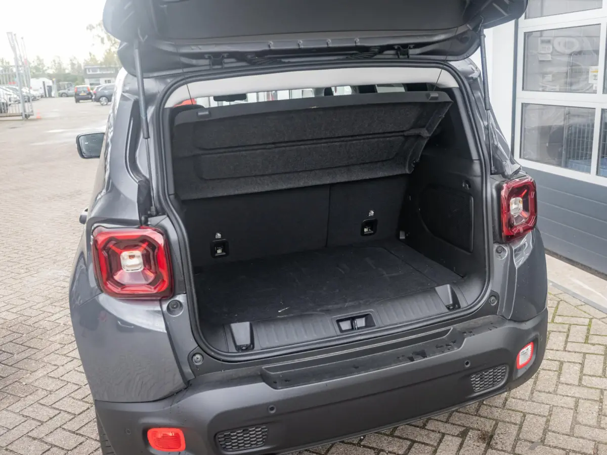 4xe 240 Plug-in Hybrid Electric The North Star | Teck Pack | Winter Pack | Navi