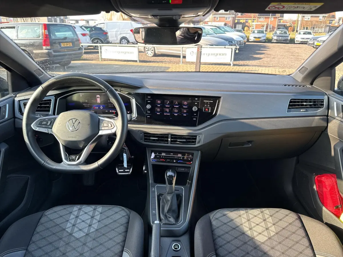 1.0 TSI R-Line | 95 pk | A-Camera | IQ. Light | Automaat | App Connect | Lane Assist | ACC |
