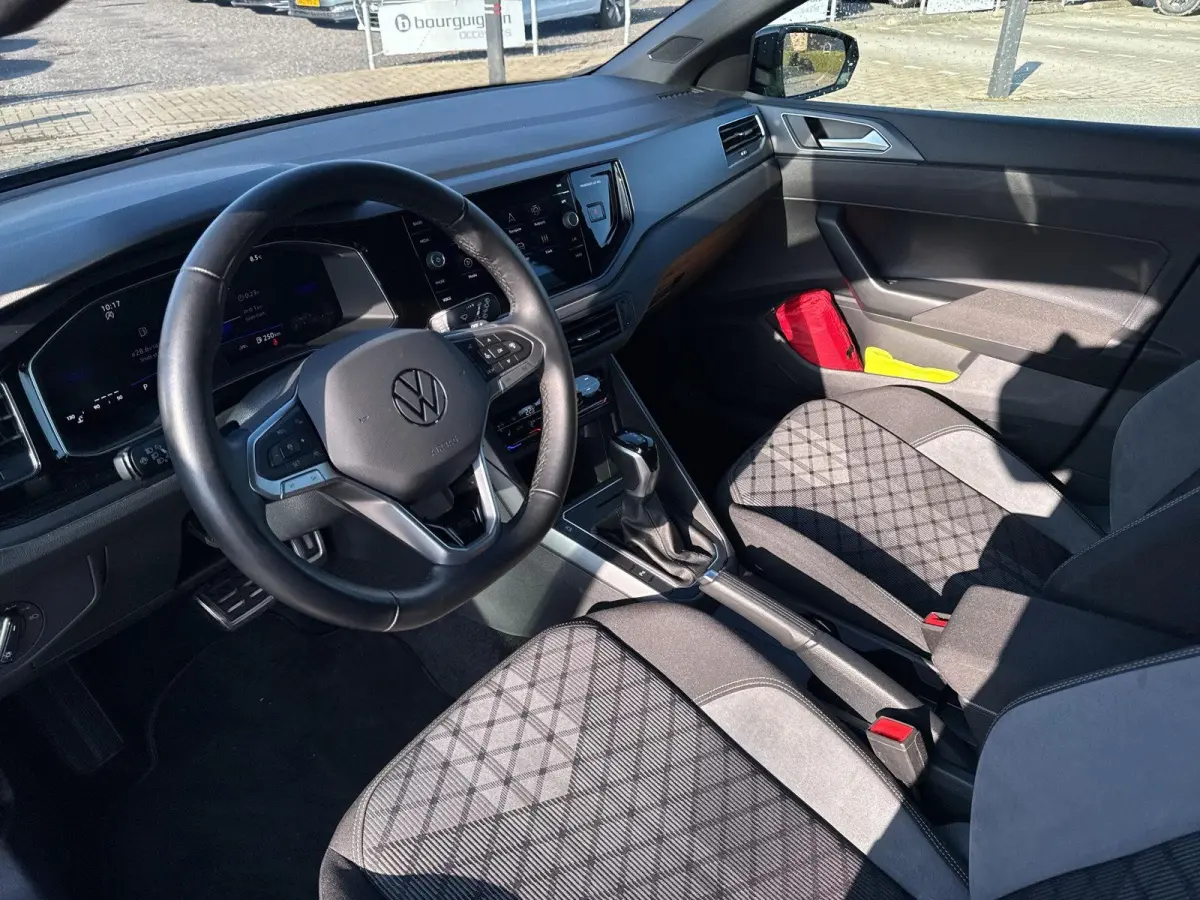 1.0 TSI R-Line | 95 pk | A-Camera | IQ. Light | Automaat | App Connect | Lane Assist | ACC |