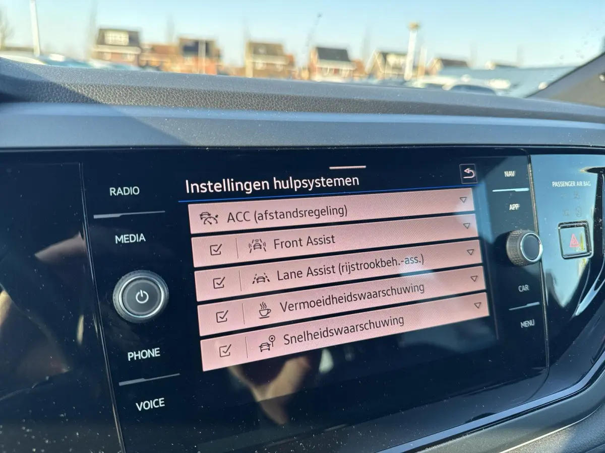 1.0 TSI R-Line | 95 pk | A-Camera | IQ. Light | Automaat | App Connect | Lane Assist | ACC |