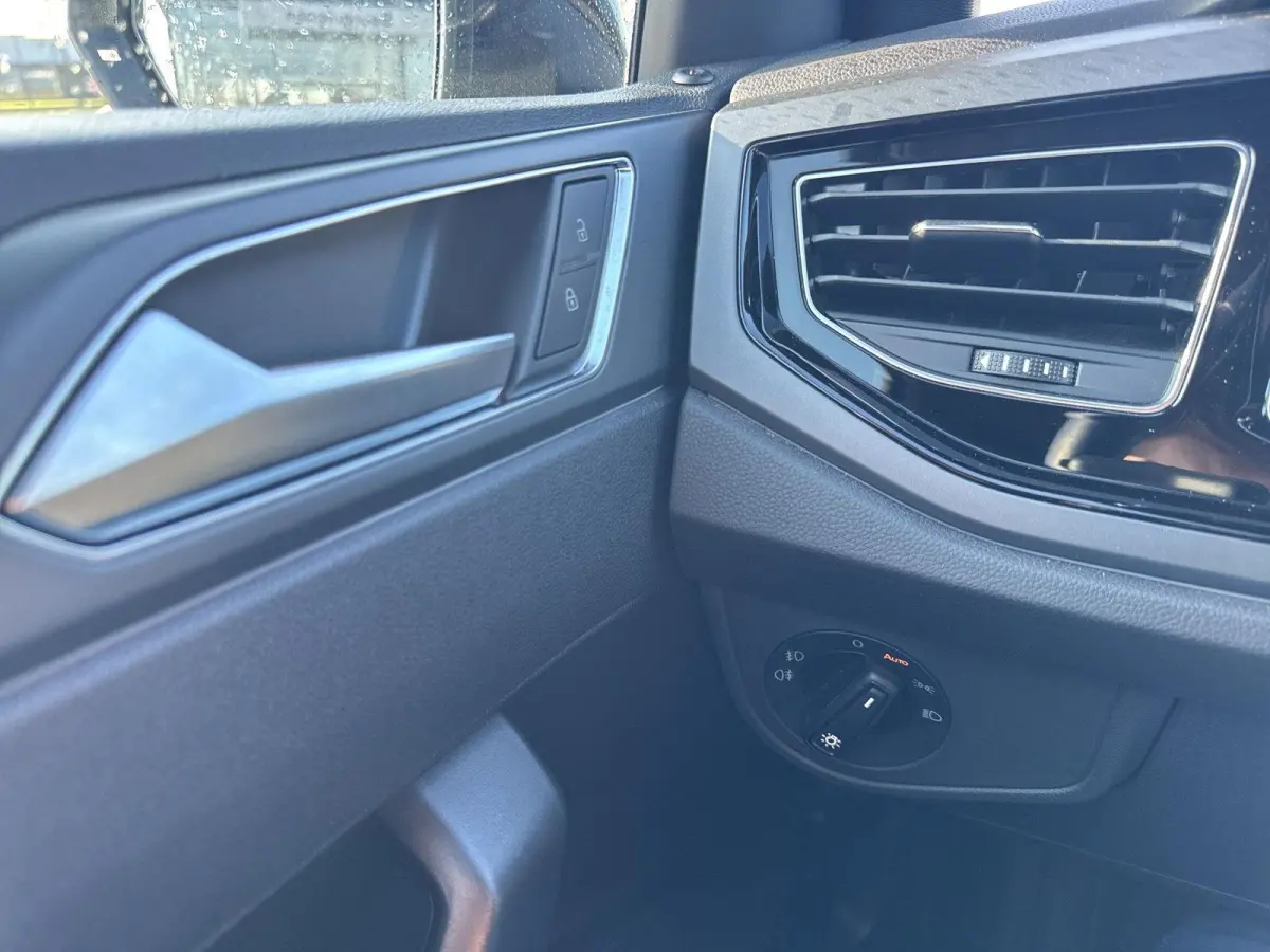 1.0 TSI R-Line | 95 pk | A-Camera | IQ. Light | Automaat | App Connect | Lane Assist | ACC |