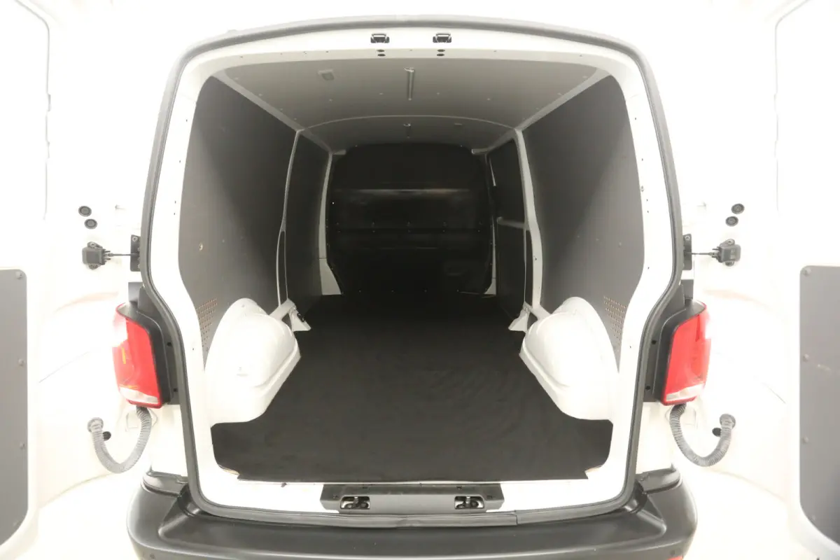 2.0 TDI L2H1 150PK | Aut. | Airco | Cruise | Carplay | 3 Zits | Parkeersens. | Trekhaak
