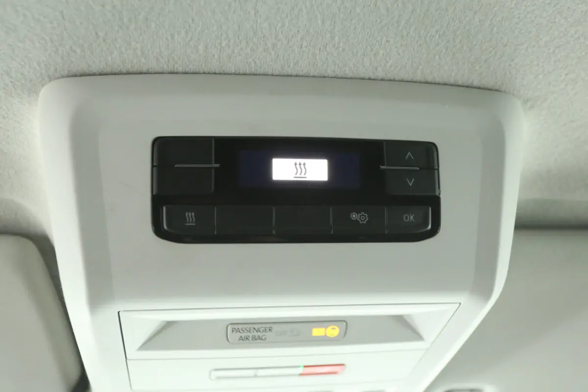 2.0 TDI L2H1 150PK | Aut. | Airco | Cruise | Carplay | 3 Zits | Parkeersens. | Trekhaak