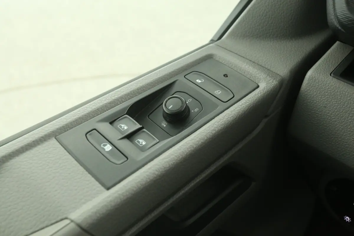2.0 TDI L2H1 150PK | Aut. | Airco | Cruise | Carplay | 3 Zits | Parkeersens. | Trekhaak