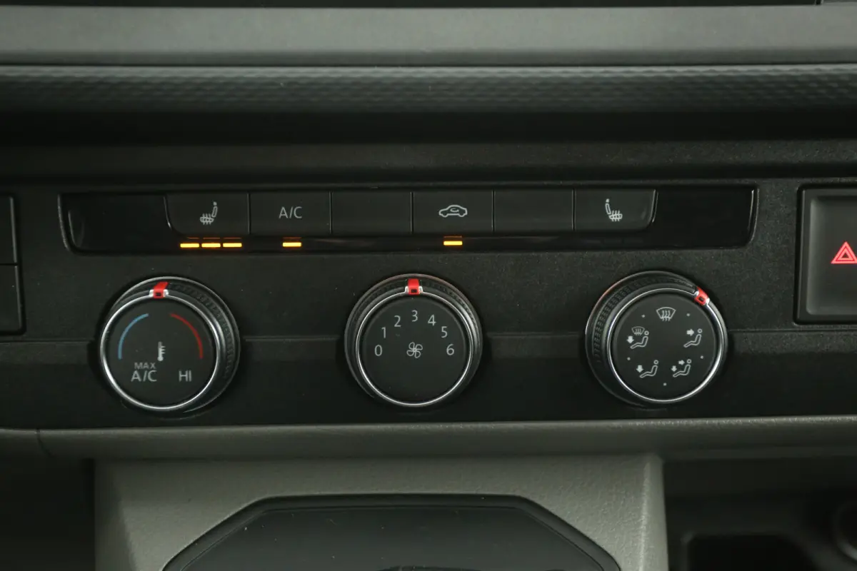 2.0 TDI L2H1 150PK | Aut. | Airco | Cruise | Carplay | 3 Zits | Parkeersens. | Trekhaak
