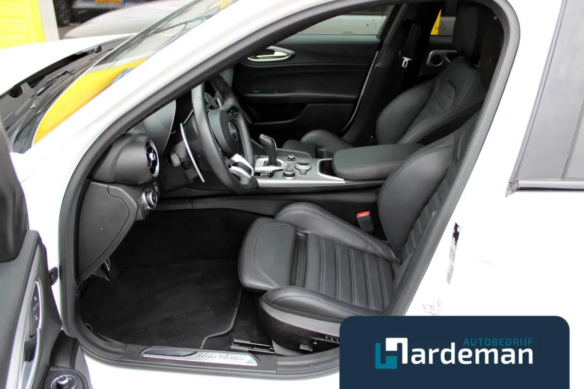 2.0 T GME AWD Veloce Panorama